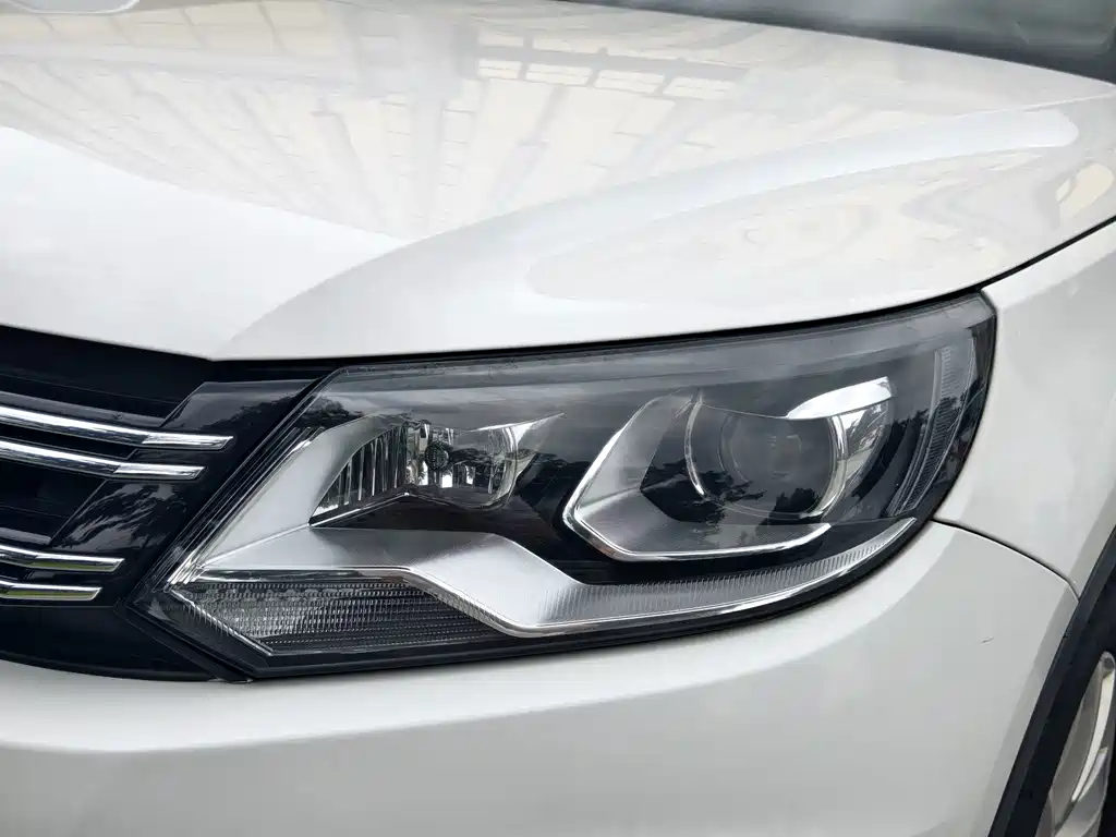 Volkswagen Tiguan 2015 — фото 16