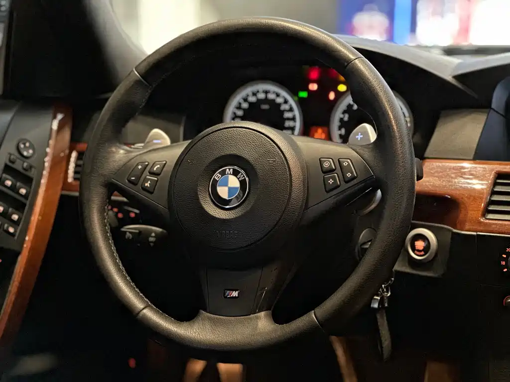 BMW M5 2007 — фото 20
