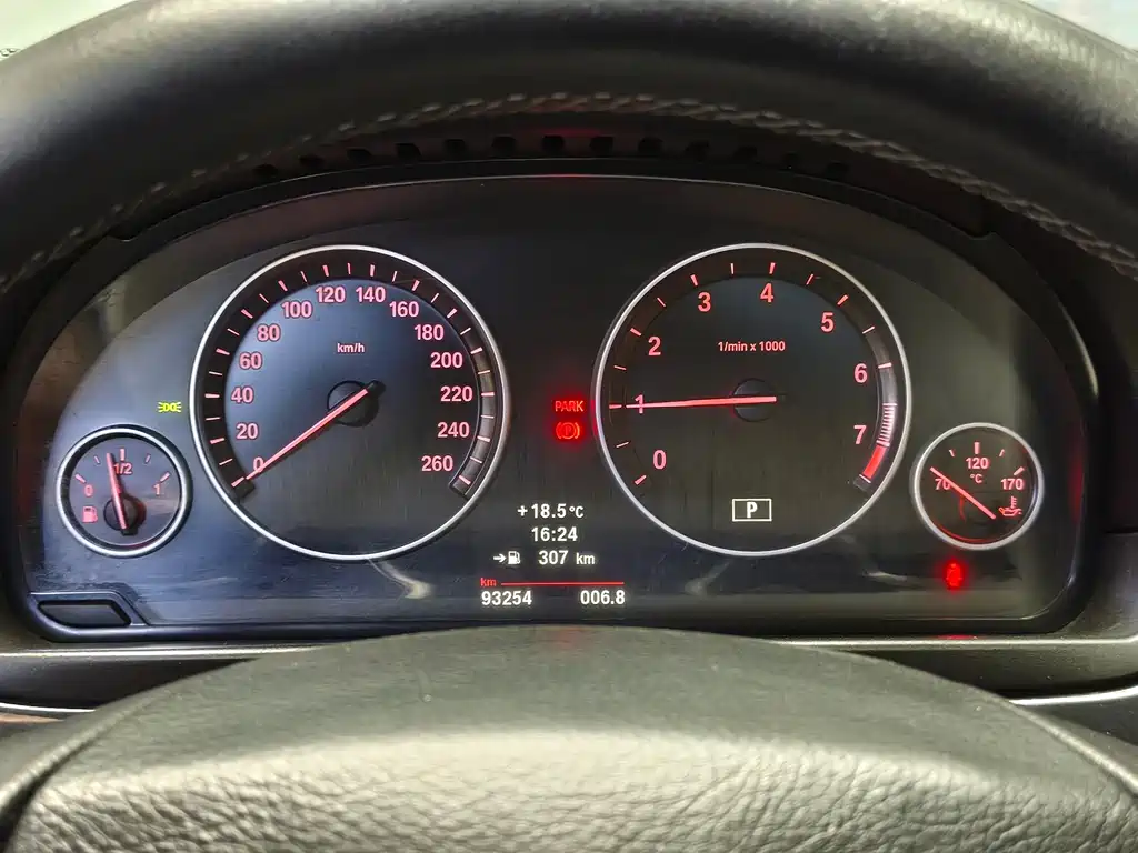 BMW 5 Series 2013 — фото 16