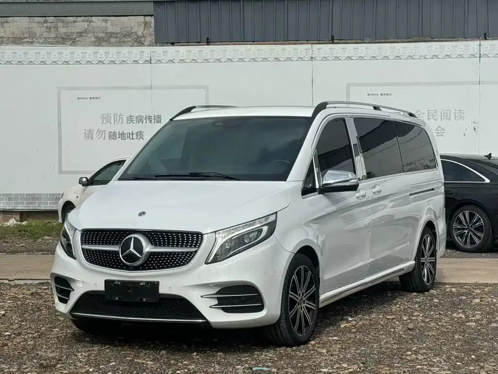 Mercedes-Benz V-Class 2022 — фото 1
