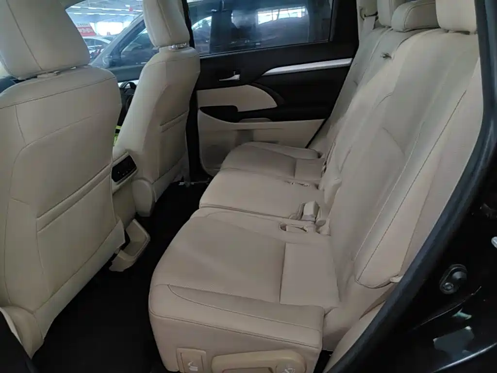 Toyota Highlander 2016 — фото 17