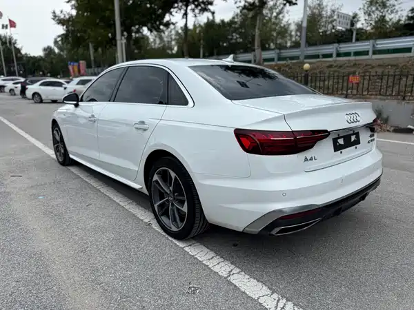 Audi A4L 2021