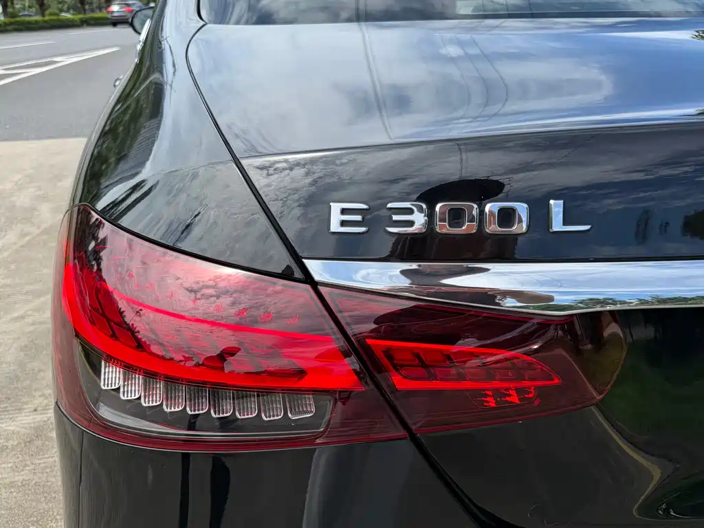 Mercedes-Benz E-Class 2023 — фото 23