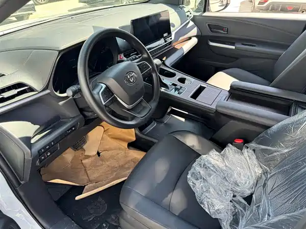 Toyota Granvia 2026