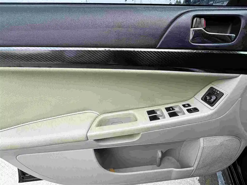 Mitsubishi Lancer EX 2010 — фото 12