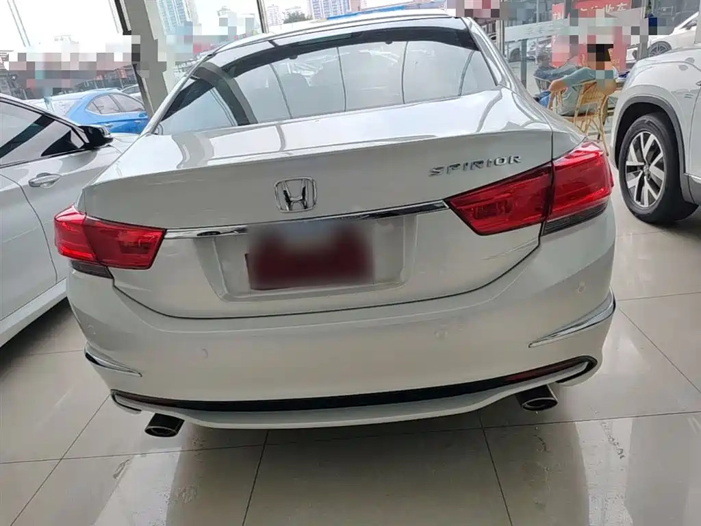 Honda Spirior 2015 — фото 6