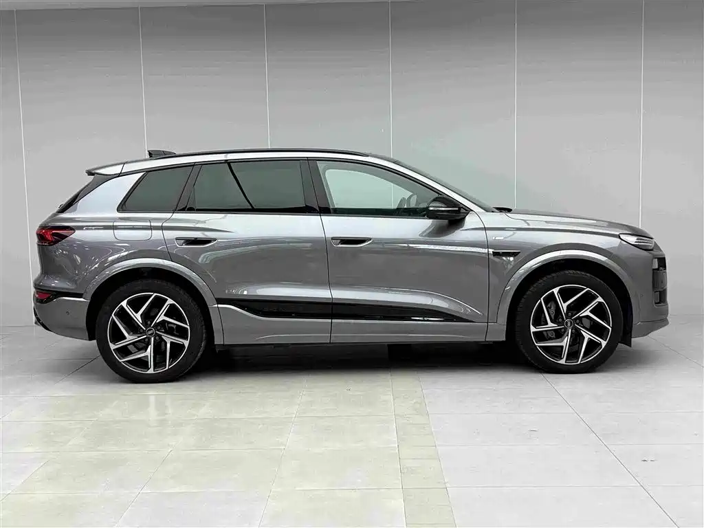 Audi Q6L E-Tron 2025 — фото 2