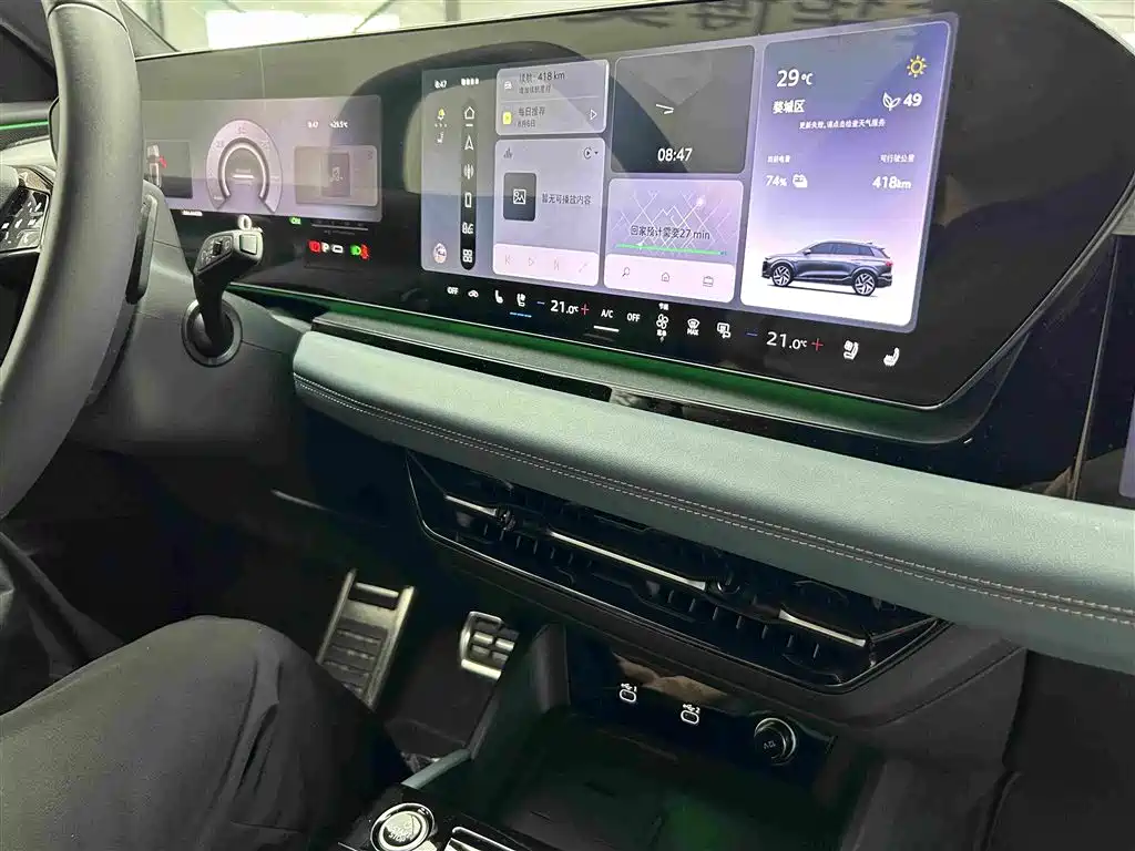 Audi Q6L E-Tron 2025 — фото 15