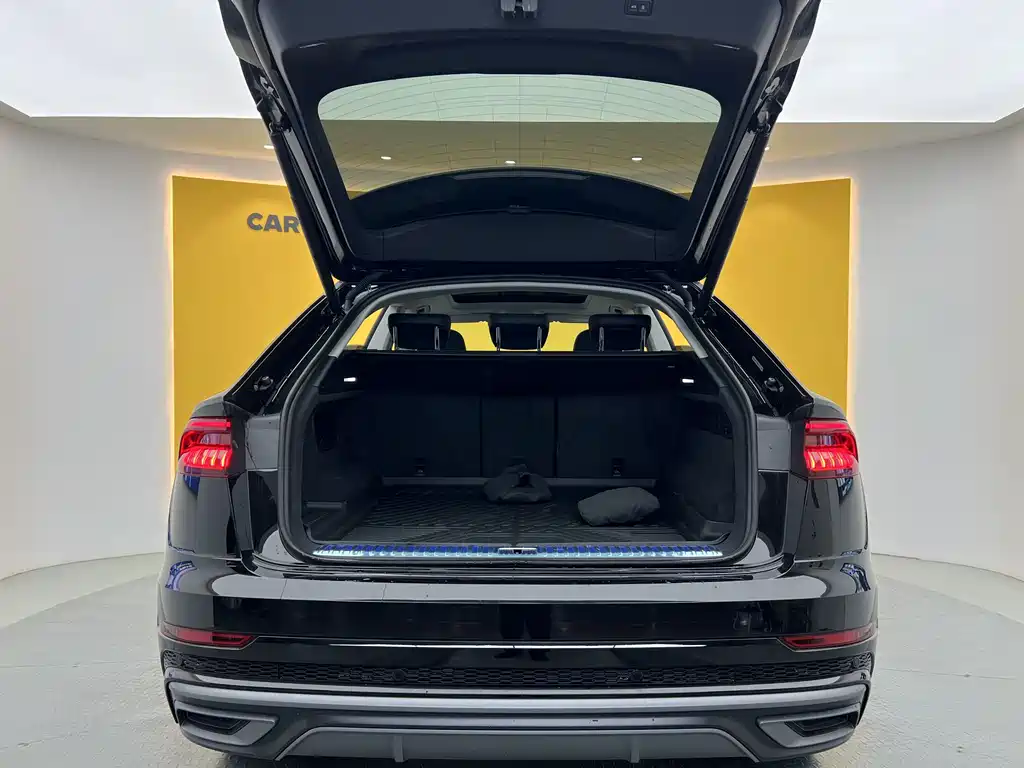 Audi Q8 2024 — фото 32