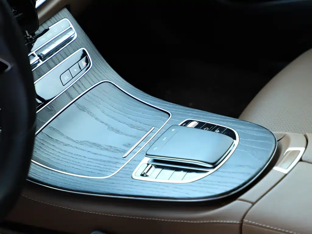 Mercedes-Benz E-Class 2021 — фото 18