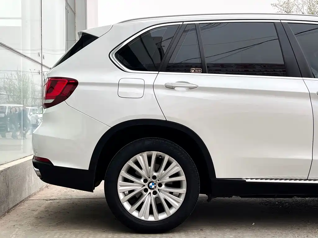 BMW X5 2015 — фото 9
