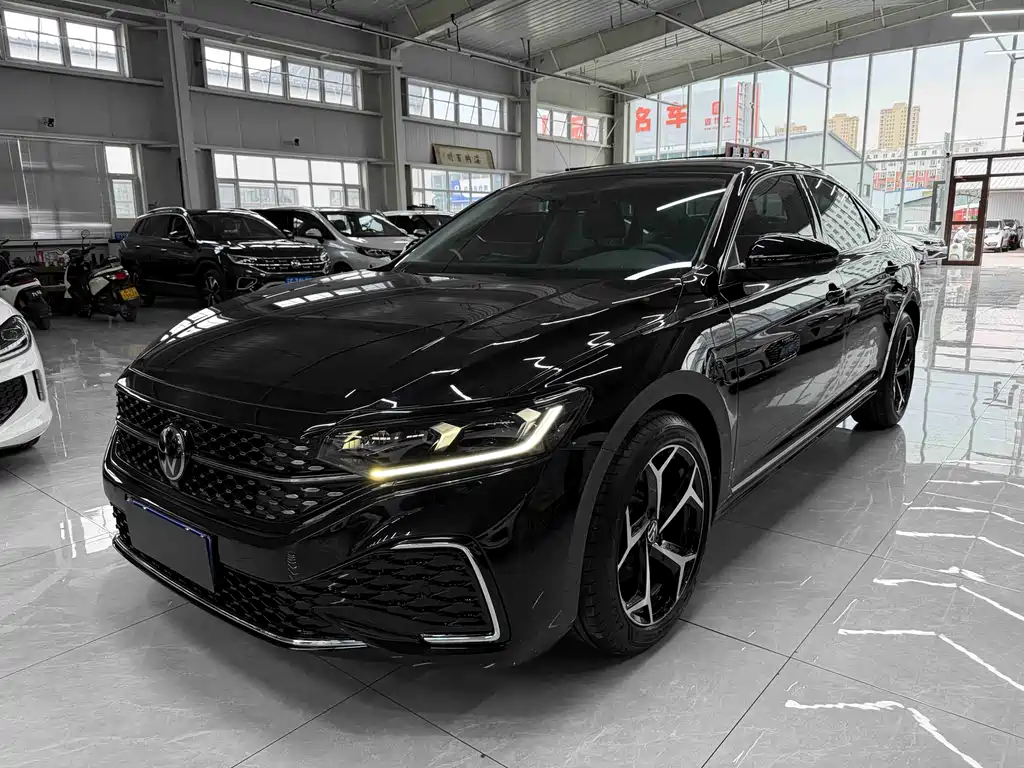 Volkswagen Passat 2023