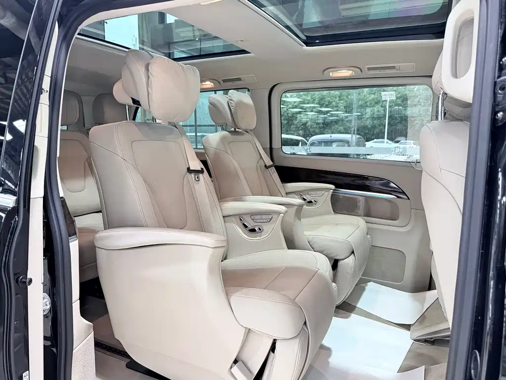 Mercedes-Benz V-Class 2016 — фото 14