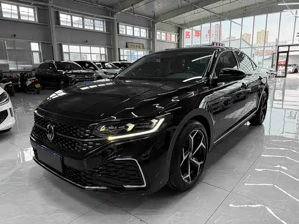 Volkswagen Passat 2023