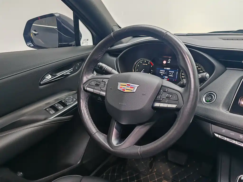 Cadillac XT4 2020 — фото 16