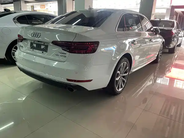 Audi A4L 2018