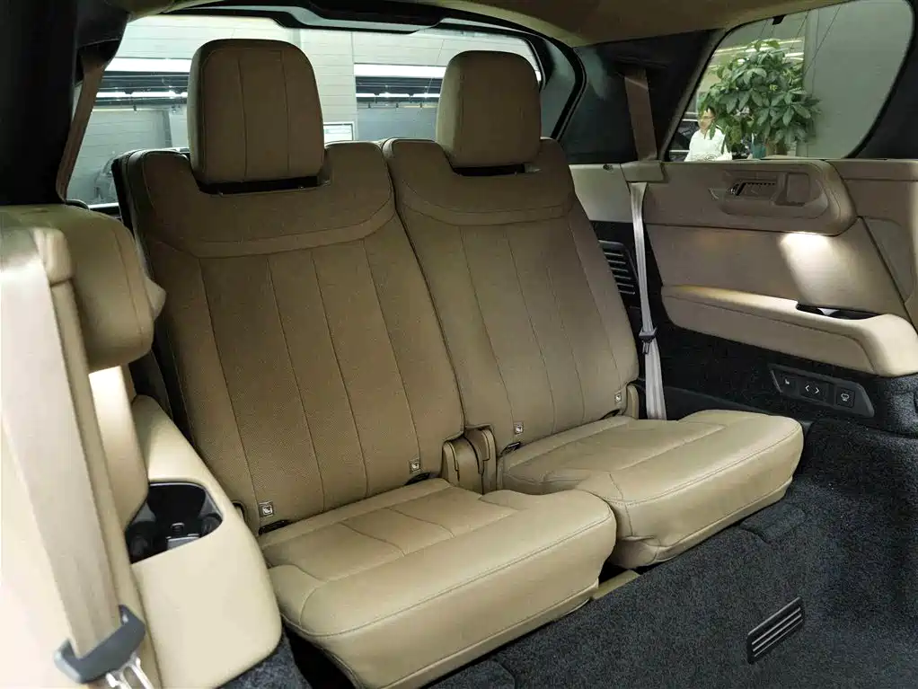 Land Rover Range Rover 2025 — фото 13