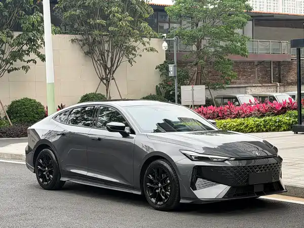 Changan UNI-V 2025