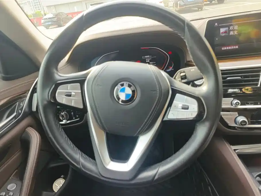 BMW 5 Series 2020 — фото 15