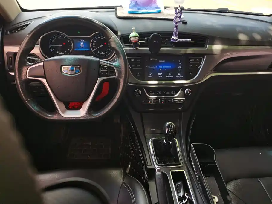 Geely Emgrand 2018 — фото 12