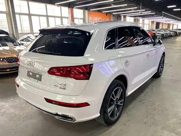 Audi Q5L 2020
