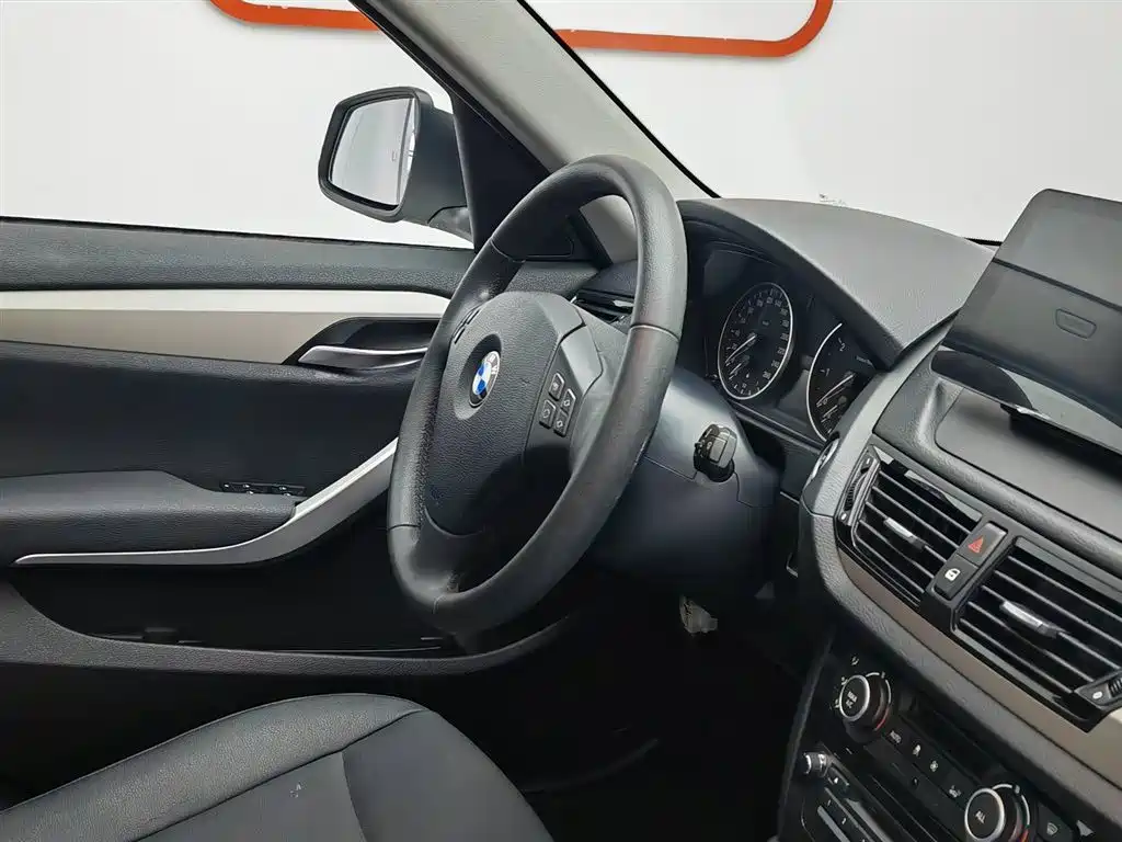 BMW X1 2014 — фото 22