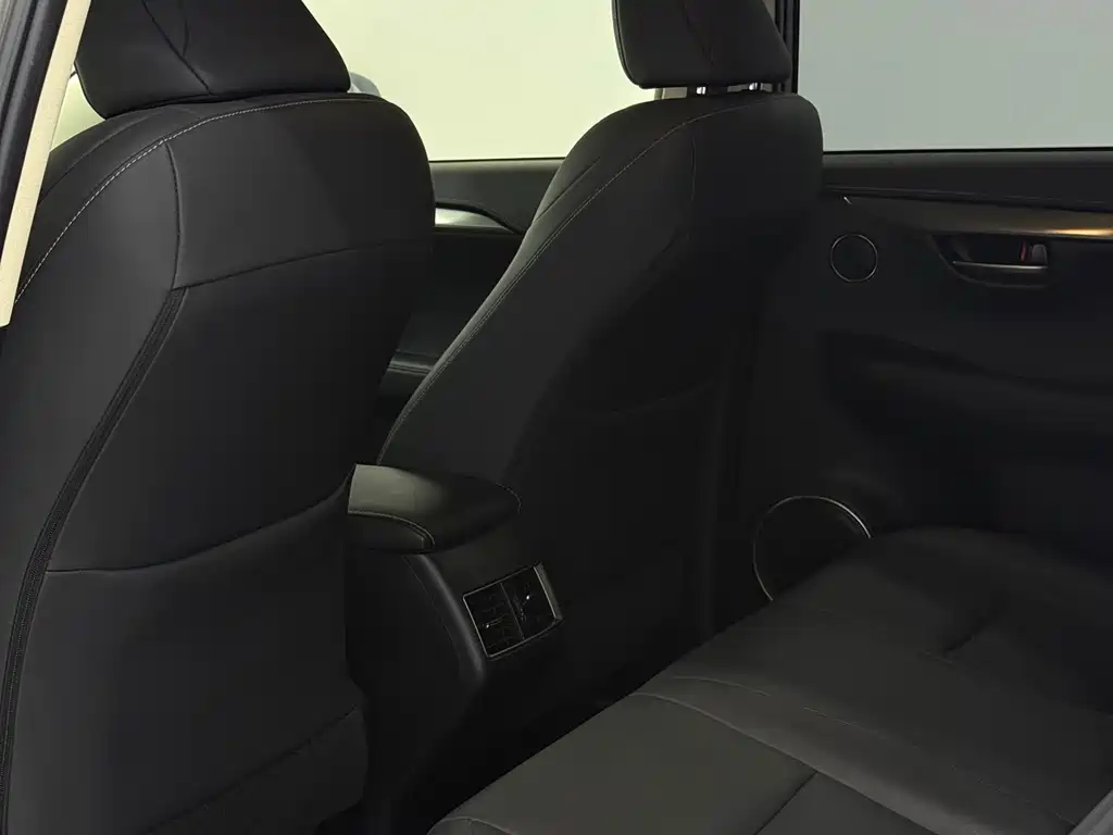 Lexus NX 2021 — фото 15
