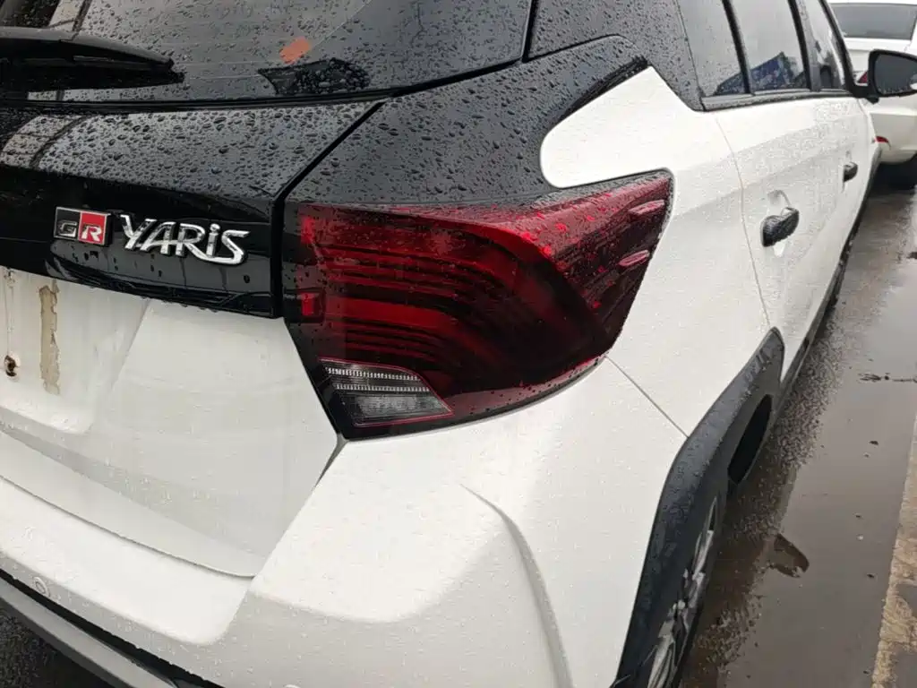 Toyota Yaris L 2021 — фото 8