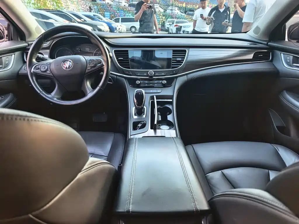 Buick LaCrosse 2019 — фото 9