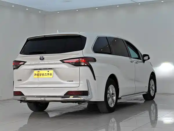 Toyota Granvia 2023