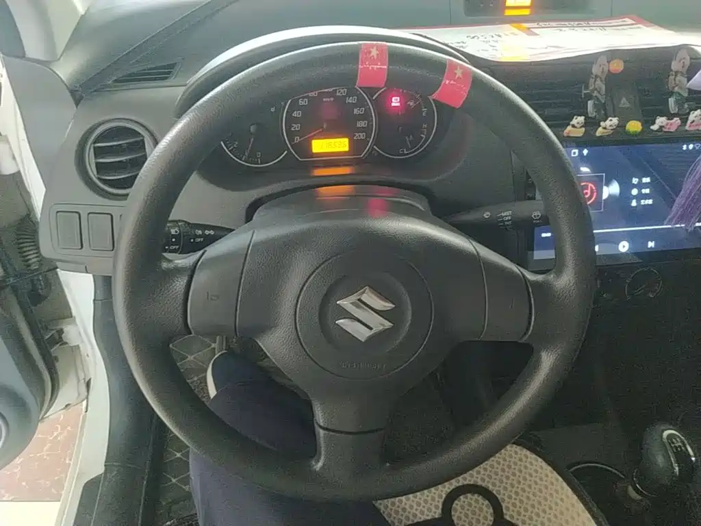 Suzuki Swift 2015 — фото 11