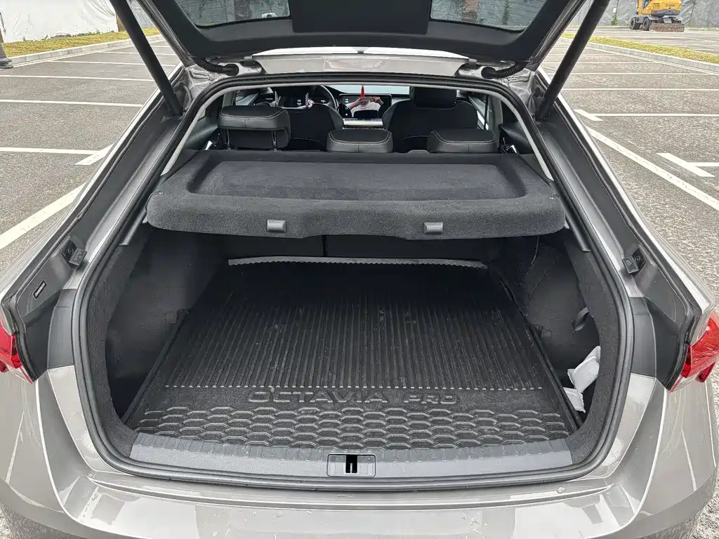Skoda Octavia 2022 — фото 12