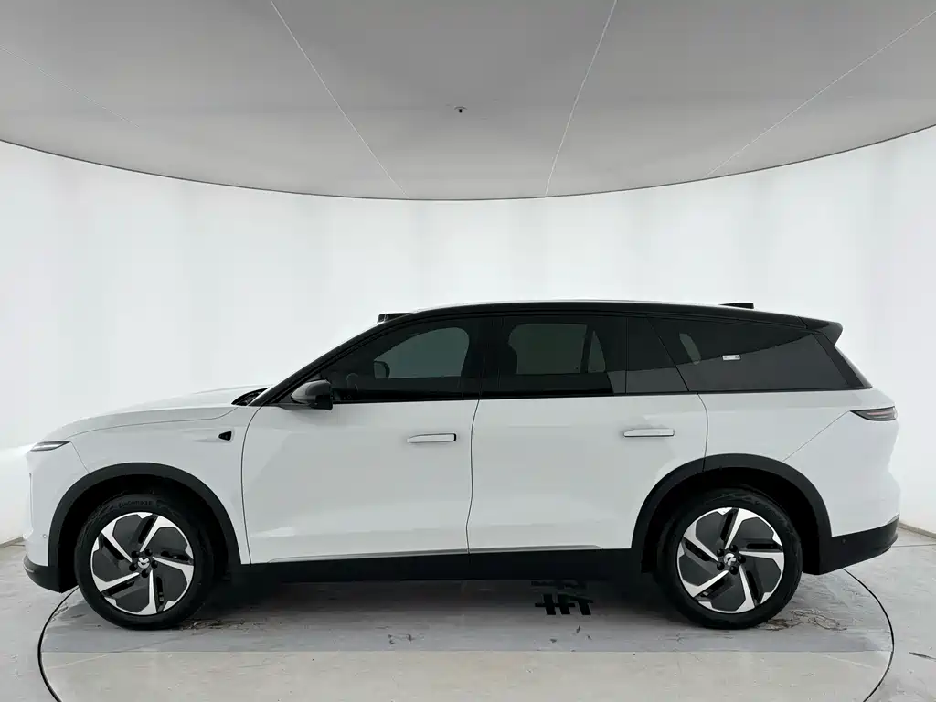 NIO ES8 2024