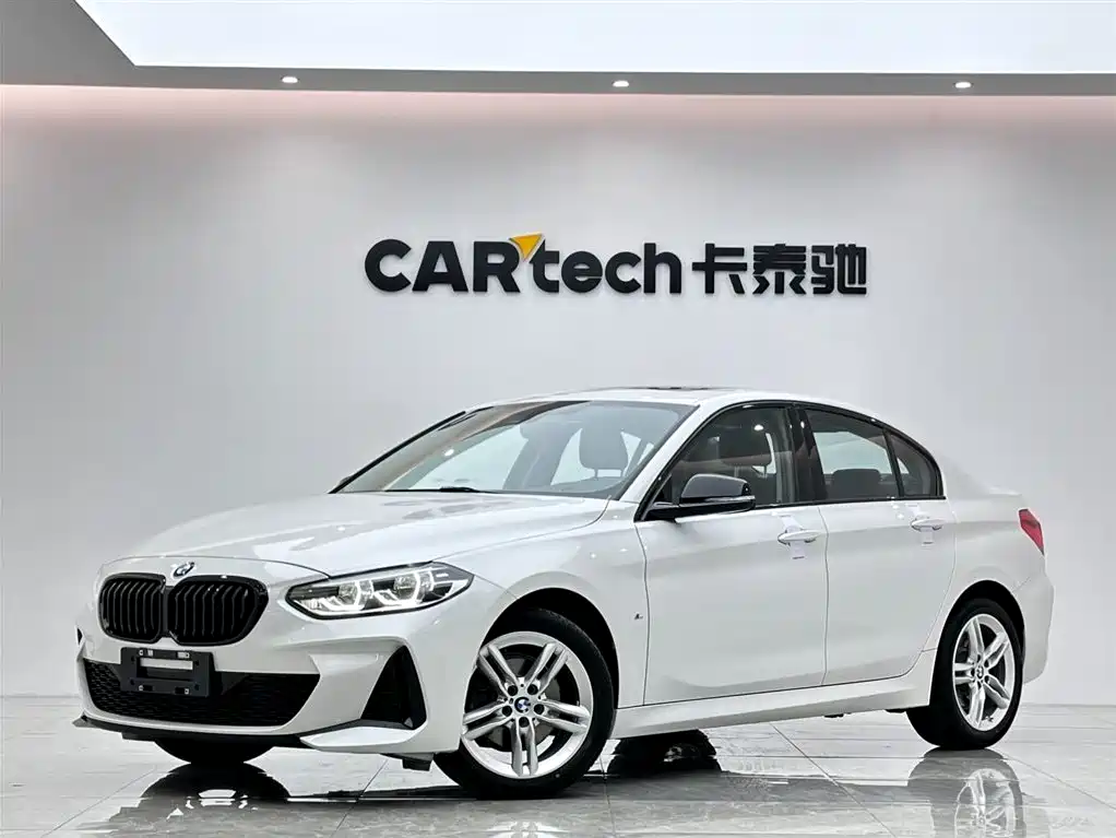 BMW 1 Series 2021 — фото 1