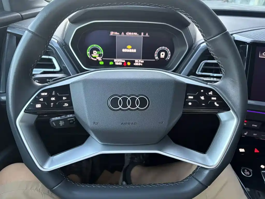 Audi Q4 E-Tron 2023 — фото 15