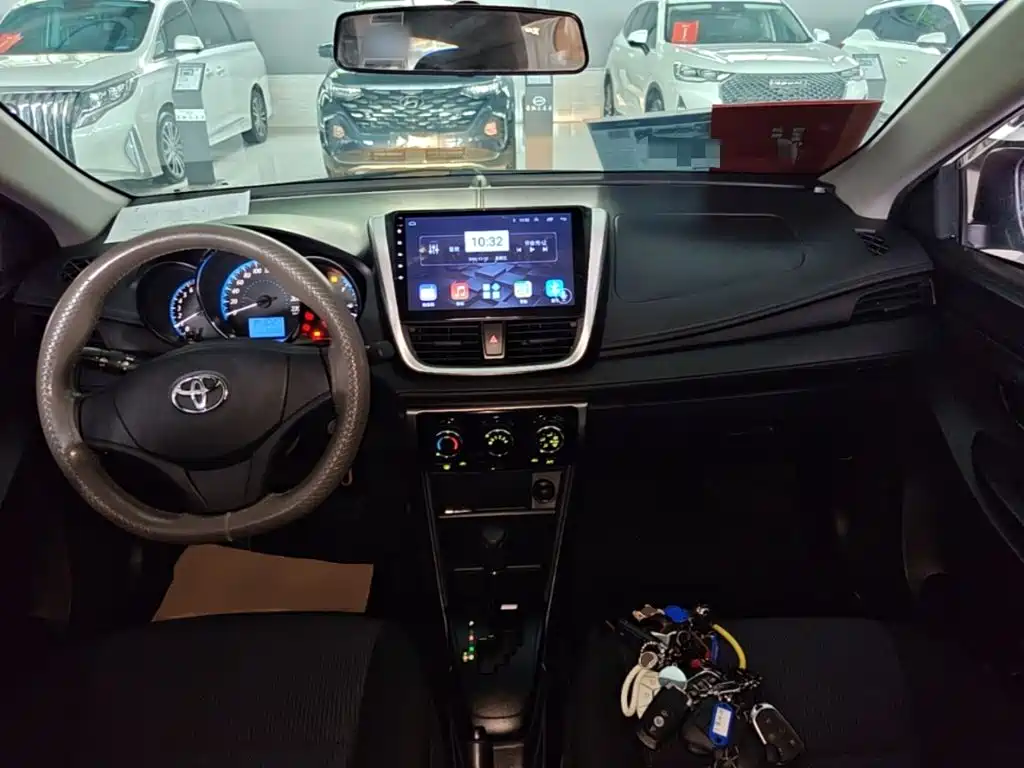 Toyota Yaris L 2019 — фото 10