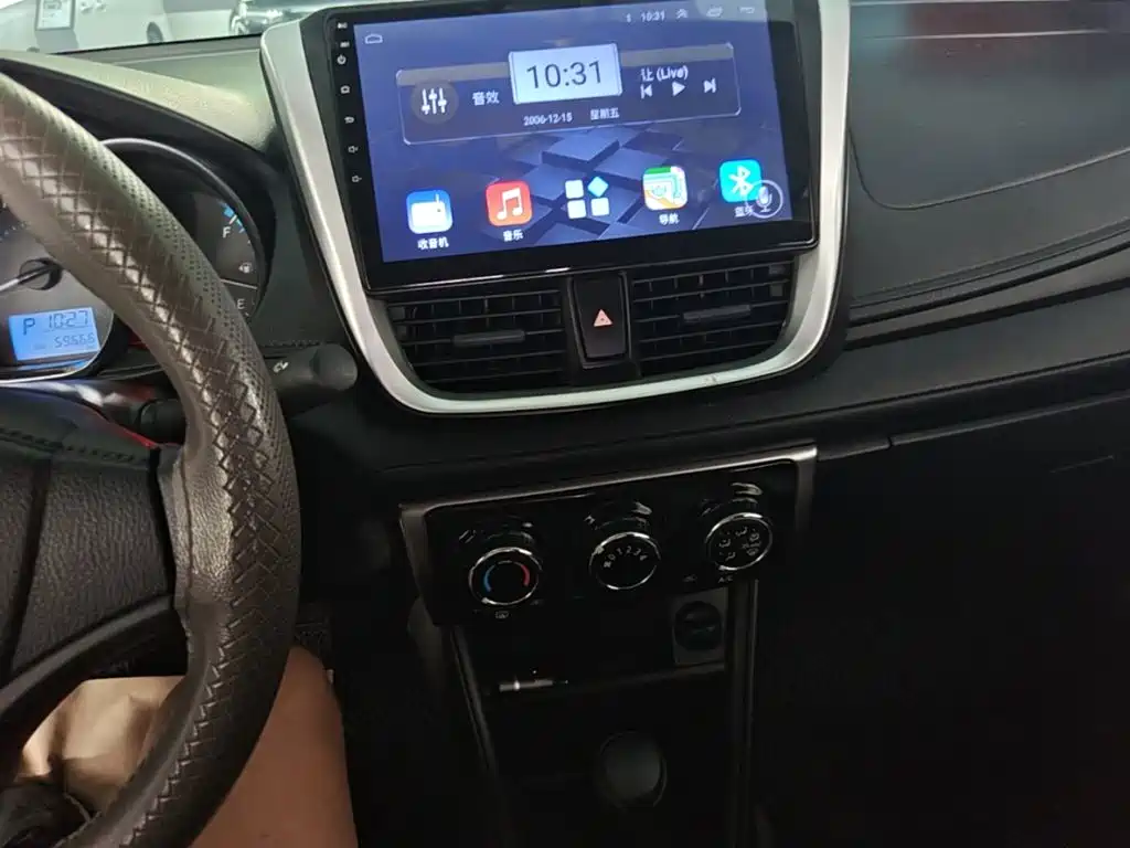 Toyota Yaris L 2019 — фото 13