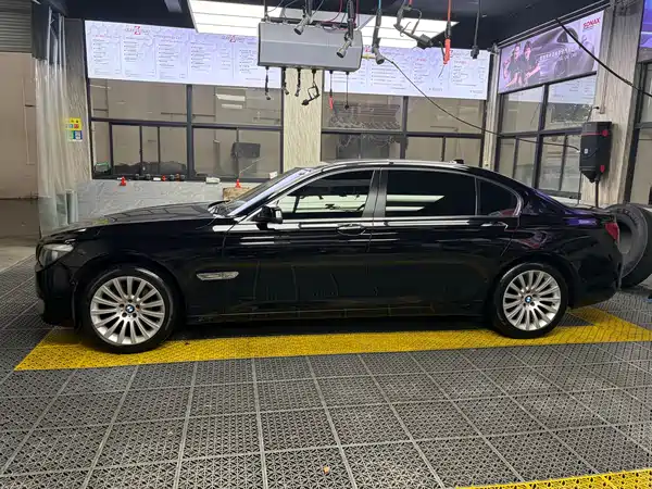 BMW 7 Series 2010