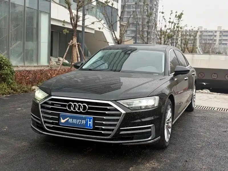Audi A8 2020 — фото 1