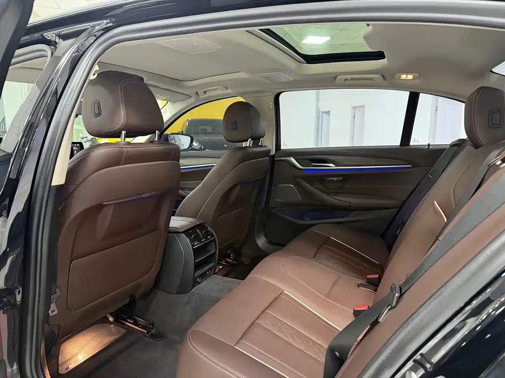BMW 5 Series 2023