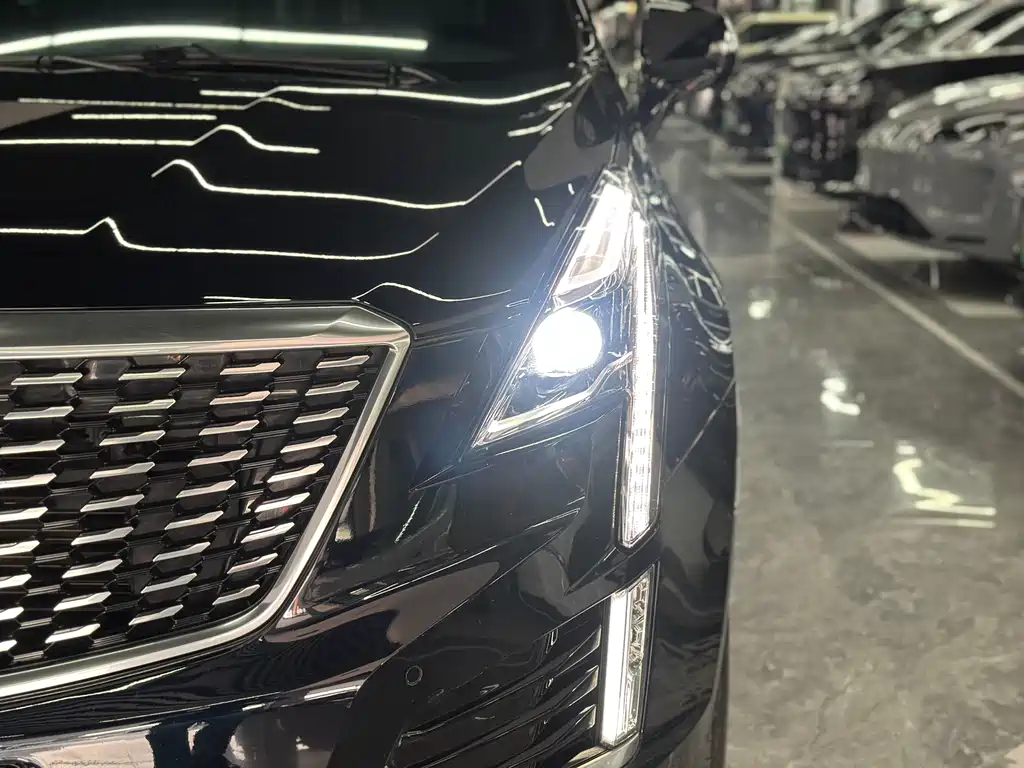 Cadillac XT5 2021 — фото 5