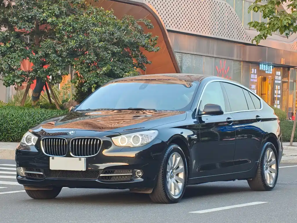 BMW 5 Series GT 2010 — фото 1