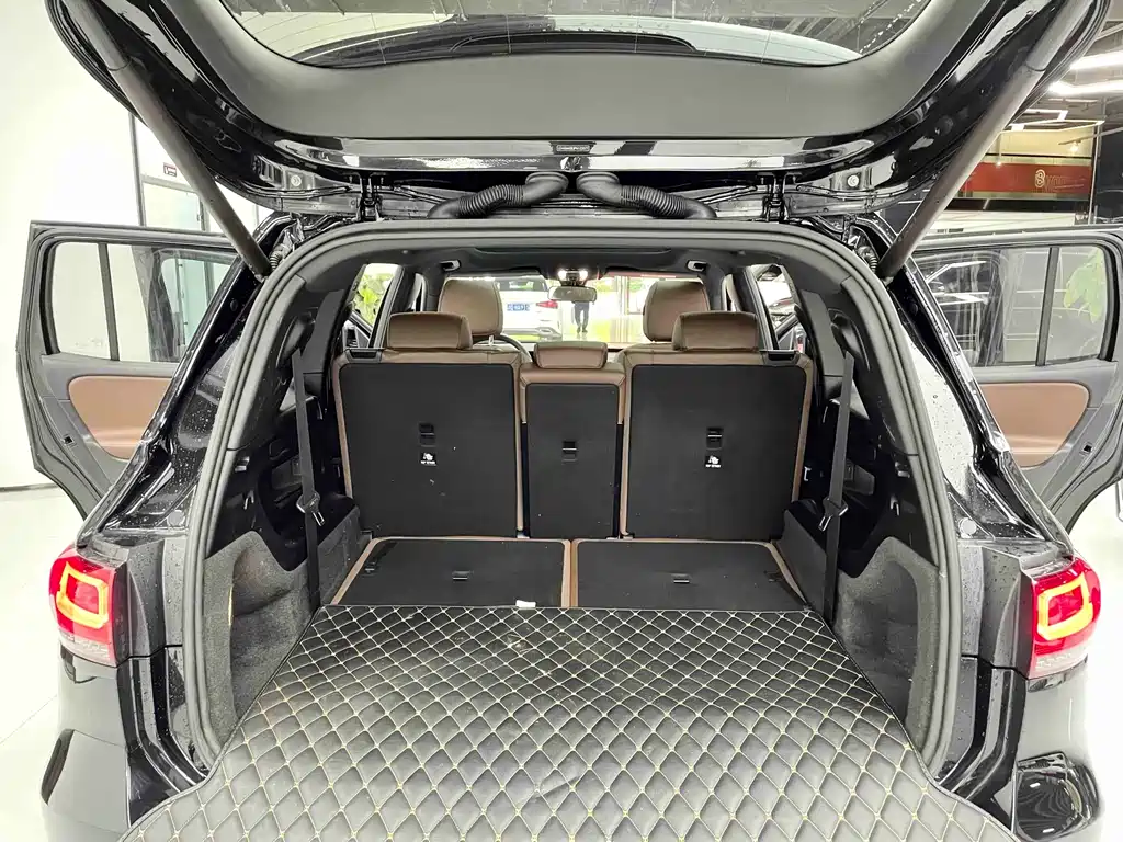 Mercedes-Benz GLB 2023 — фото 15