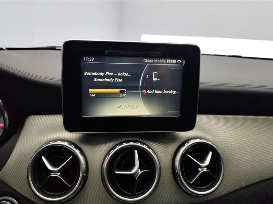 Mercedes-Benz GLA 2016 — фото 13