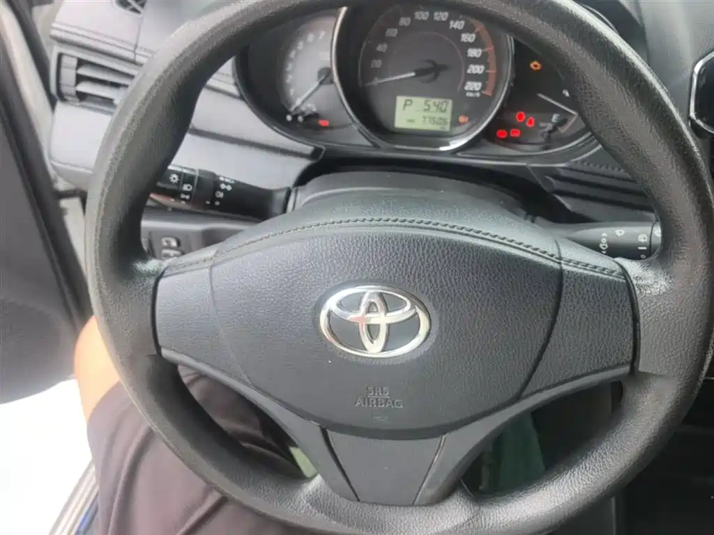 Toyota Yaris L 2020 — фото 11