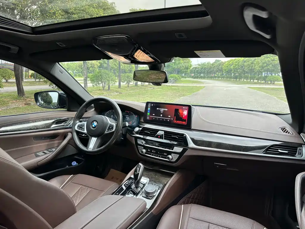 BMW 5 Series 2021 — фото 13