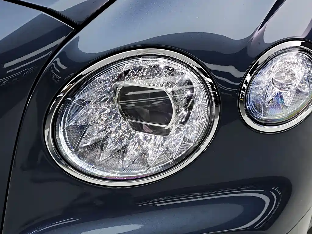 Bentley Flying Spur 2020 — фото 10
