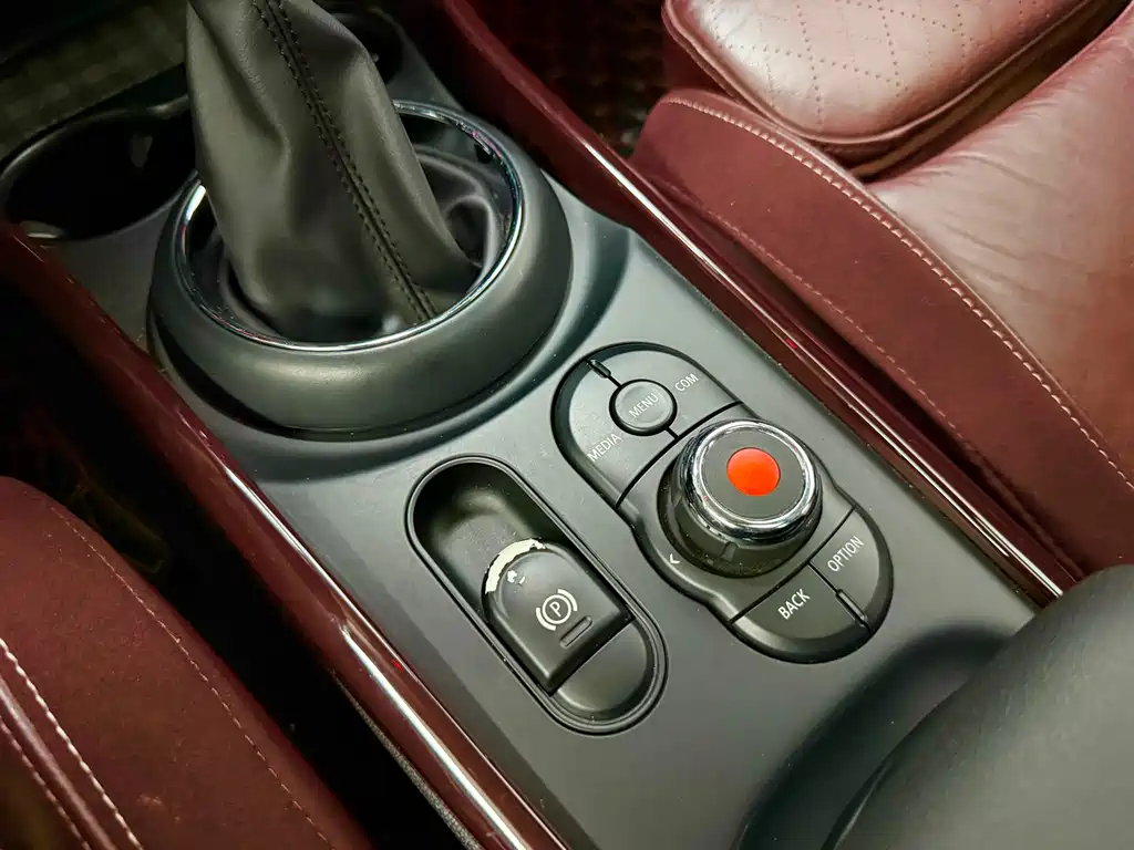 MINI Clubman 2018 — фото 12