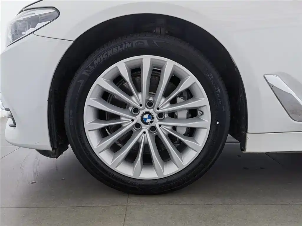 BMW 5 Series 2020 — фото 17