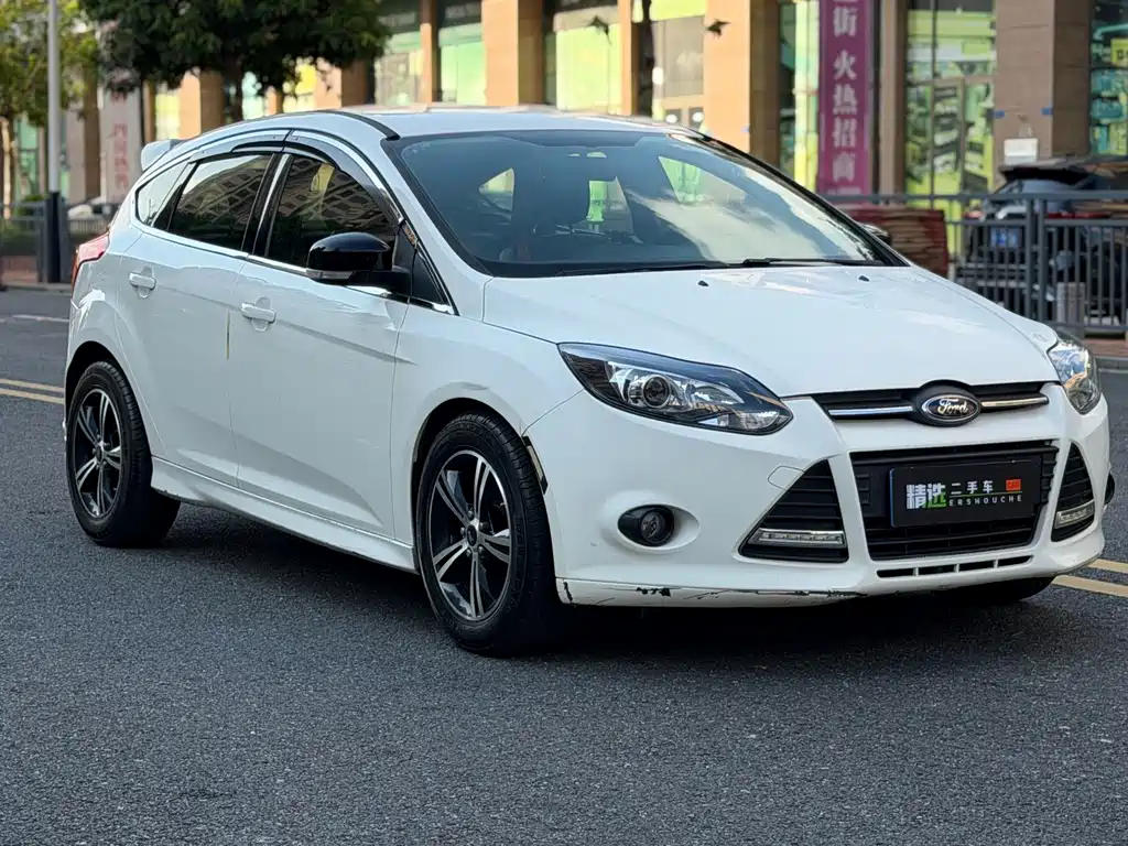 Ford Focus 2014 — фото 3